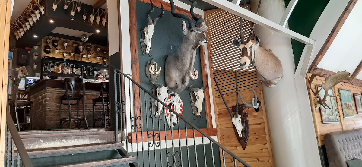 Hunters Pub